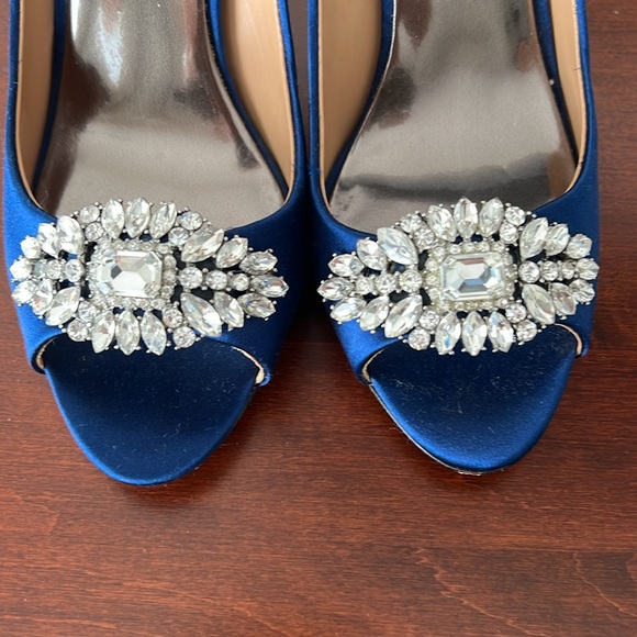 BADGLEY MISCHKA Blue Satin Heels - Picture 7 of 9